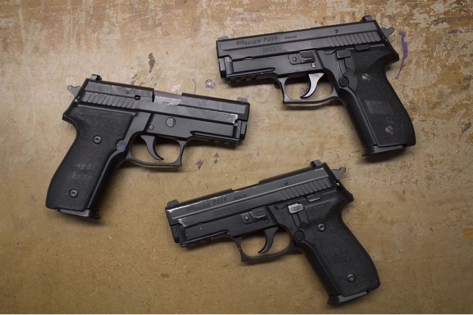 Sig Sauer P229R 40 S&W DA/SA Police Trade-in Pistols with Rail (Fair Condition)